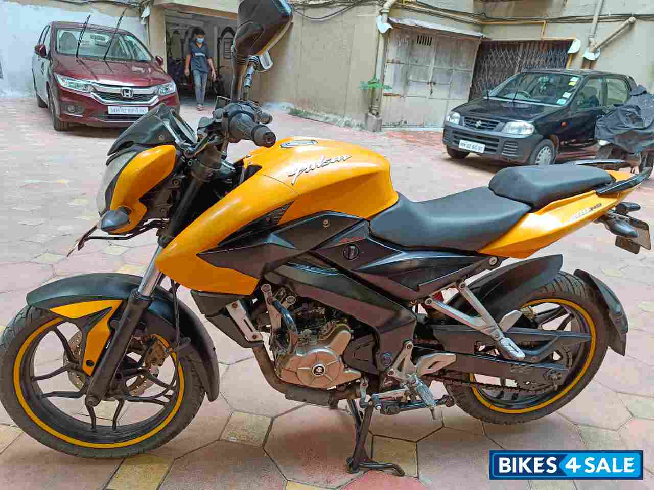 Mustard Yellow Bajaj Pulsar 200 NS Mustard Yellow Bajaj Pulsar 200 NS