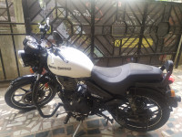 White Royal Enfield Thunderbird X 350