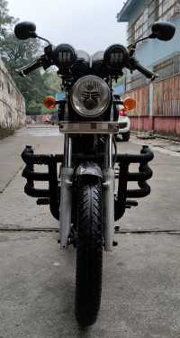 Black Royal Enfield Thunderbird 500