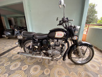 Black Royal Enfield Classic 350