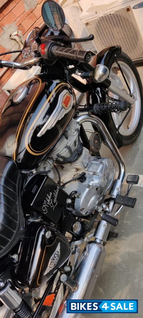 Black Royal Enfield Bullet Standard 350