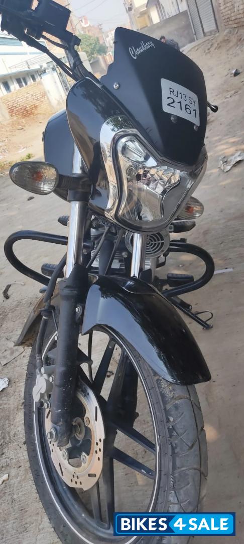 Bajaj V15