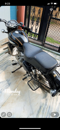 Black Royal Enfield Bullet Standard 350