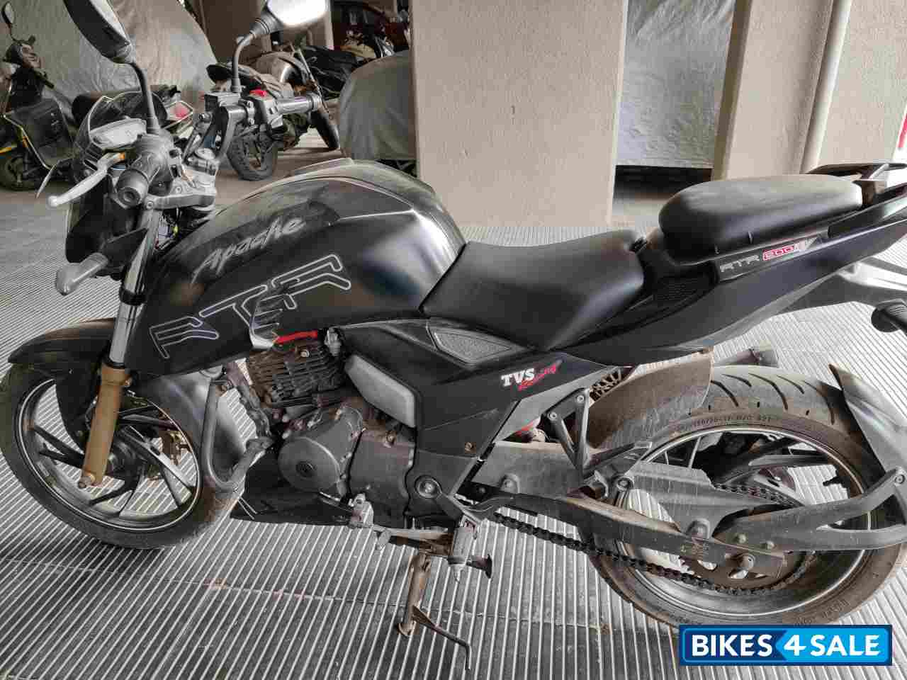 Matt Black TVS Apache RTR 200 4V