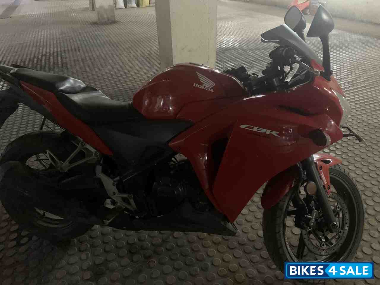 Red Honda CBR 250R