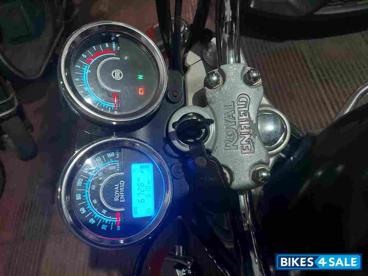 Black Royal Enfield Thunderbird 350