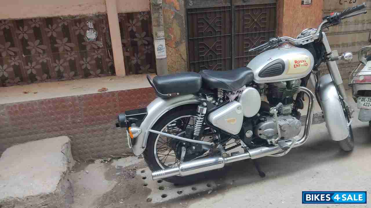 Silver Royal Enfield Classic Classic 350