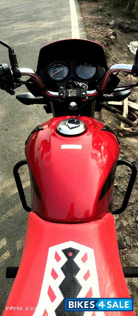 Red Honda CB Shine