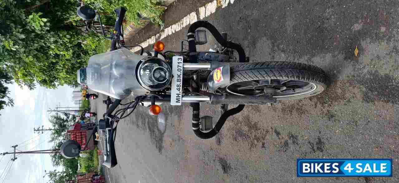 White Royal Enfield Thunderbird X 350