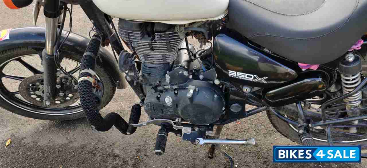 White Royal Enfield Thunderbird X 350