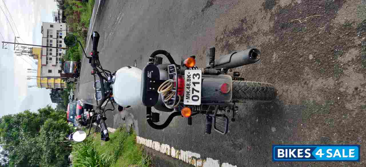 White Royal Enfield Thunderbird X 350