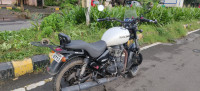 White Royal Enfield Thunderbird X 350