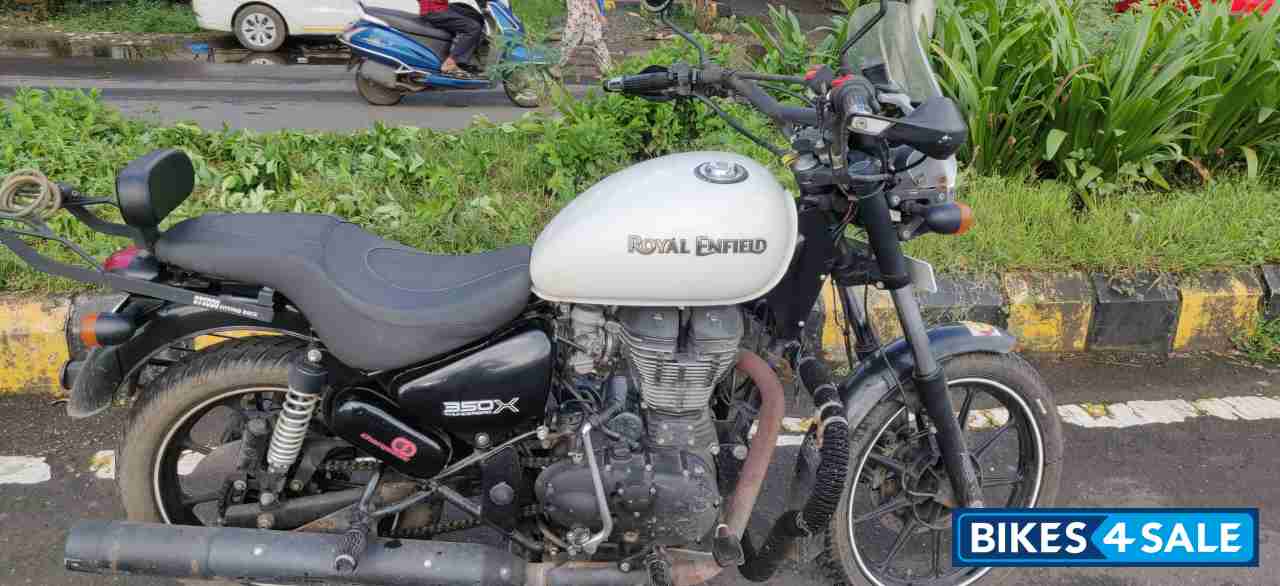 White Royal Enfield Thunderbird X 350