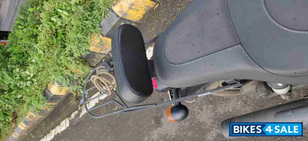 White Royal Enfield Thunderbird X 350