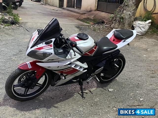 Red White Yamaha YZF R15 V2