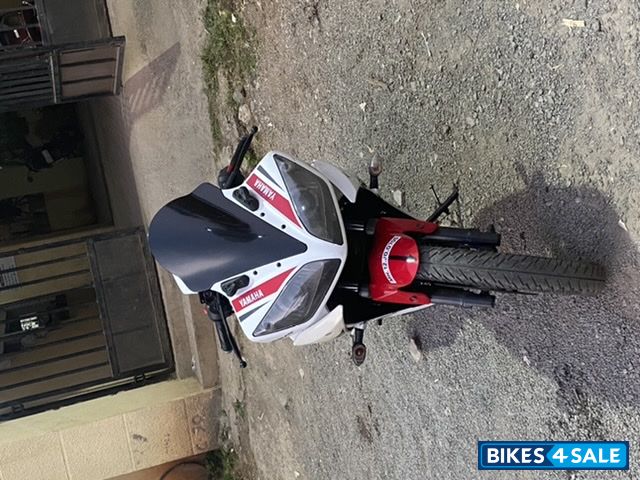 Red White Yamaha YZF R15 V2