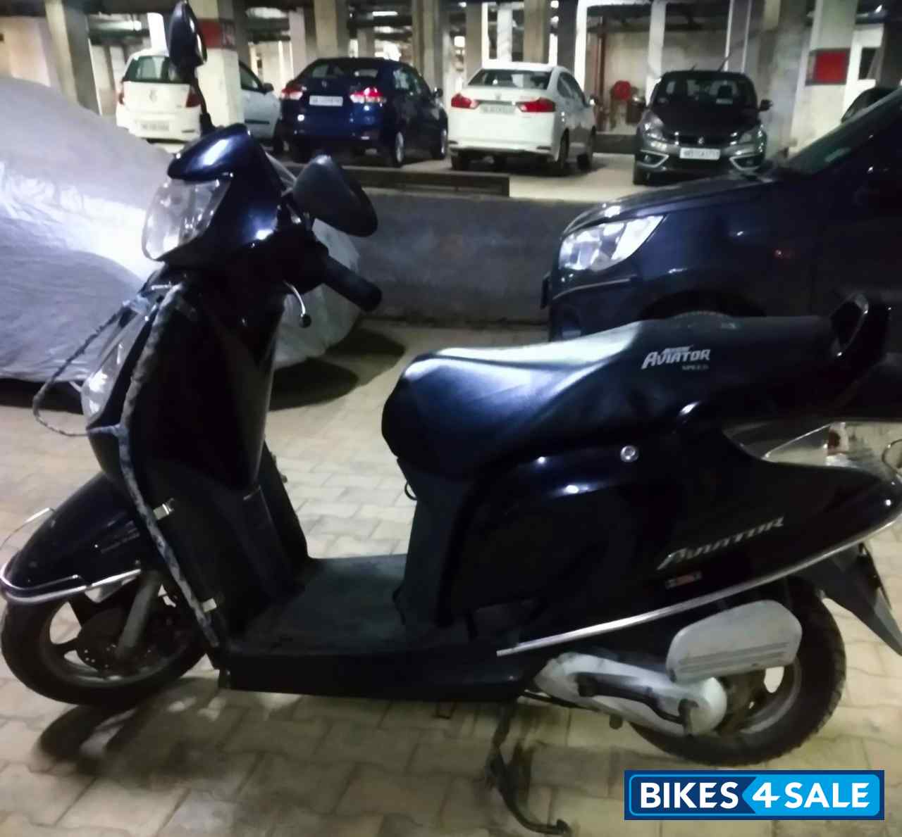 Black Honda Aviator
