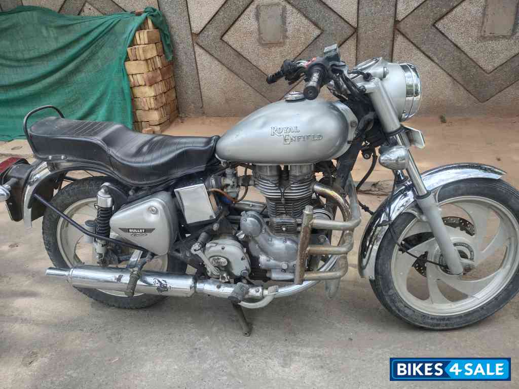 Silver Royal Enfield Bullet Electra Silver Royal Enfield Bullet Electra