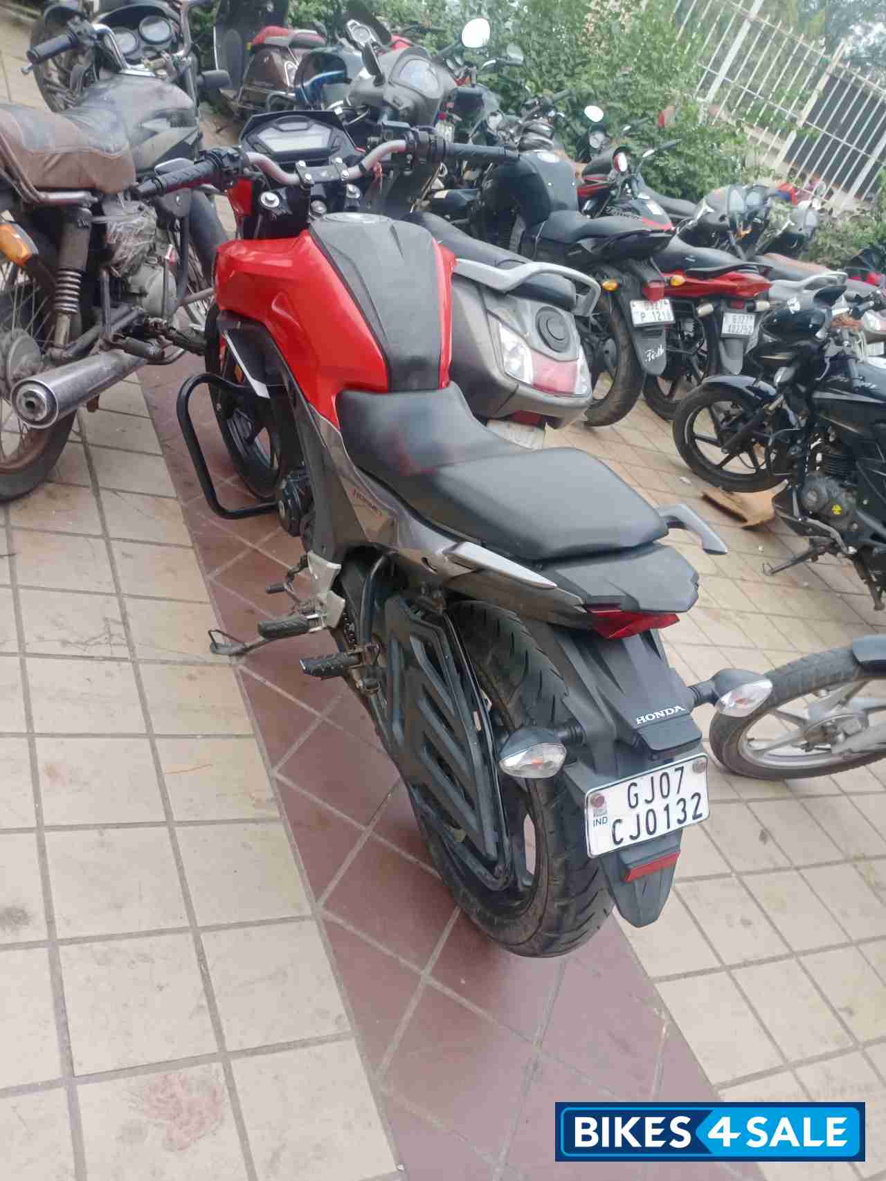 Honda CB Hornet 160R