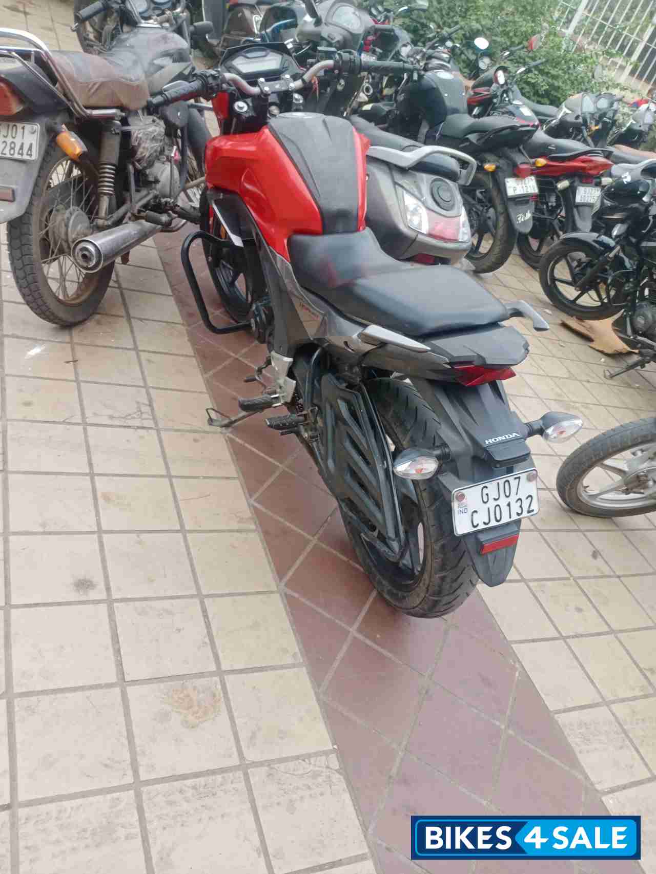 Honda CB Hornet 160R
