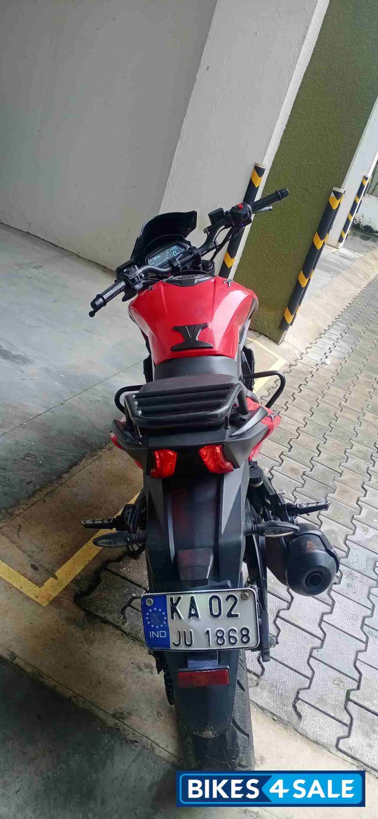 Bajaj Dominar 400