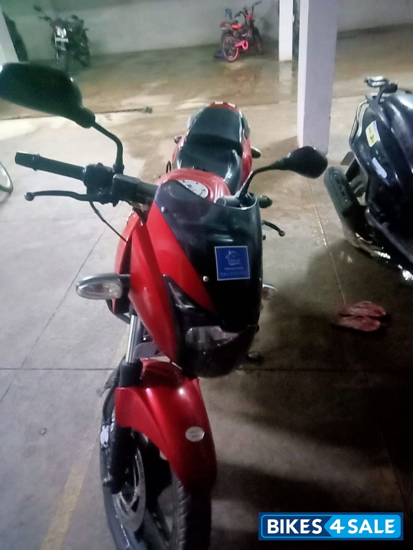 Red Bajaj Pulsar 180 DTSi