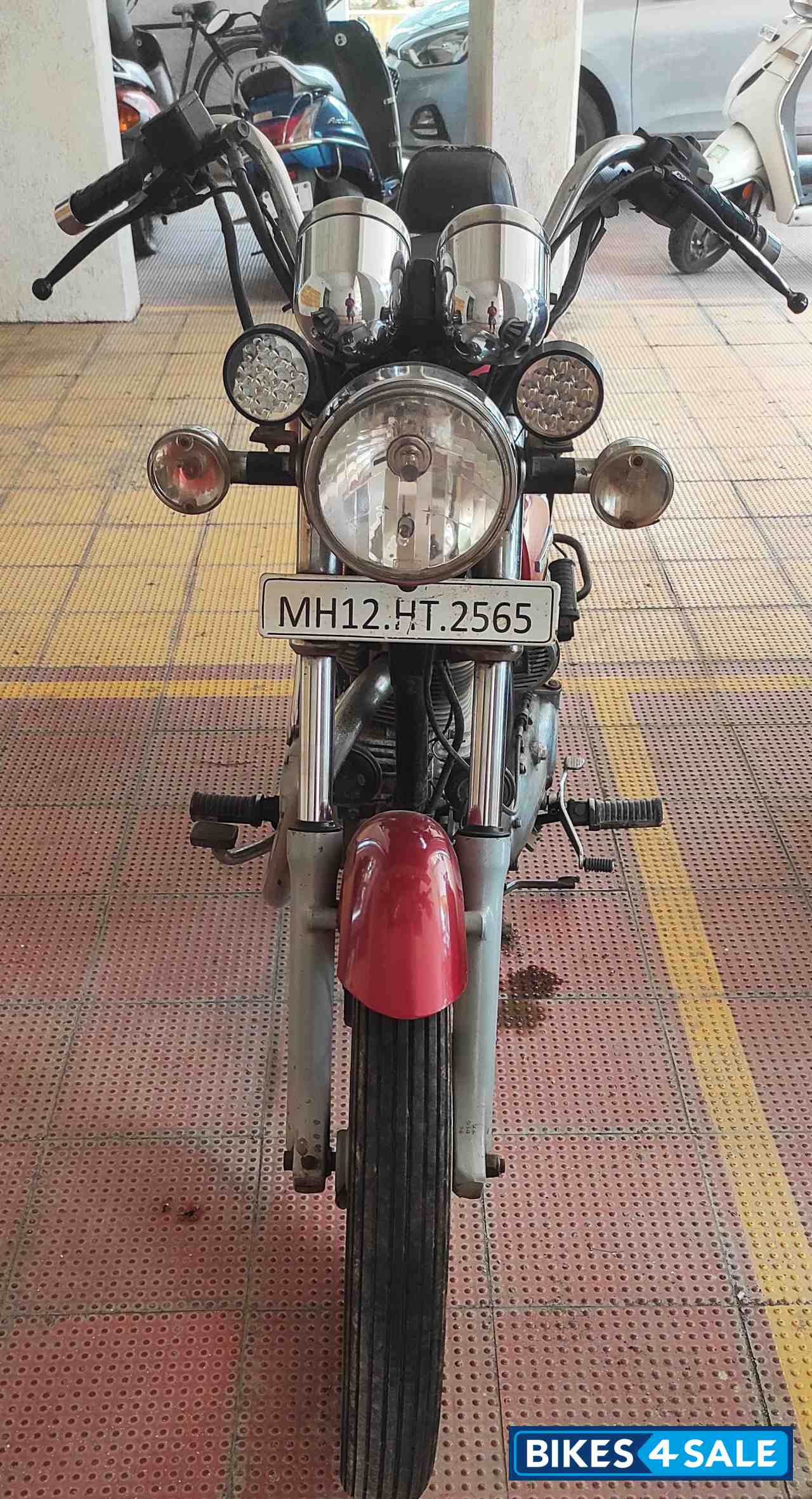 Royal Enfield Thunderbird TwinSpark 350 Royal Enfield Thunderbird TwinSpark 350