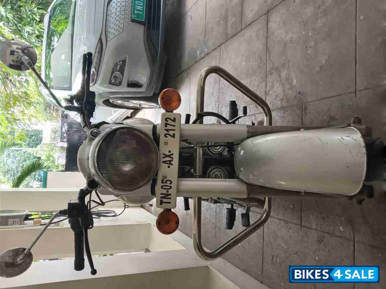 Silver Royal Enfield Classic 350 Silver Royal Enfield Classic 350