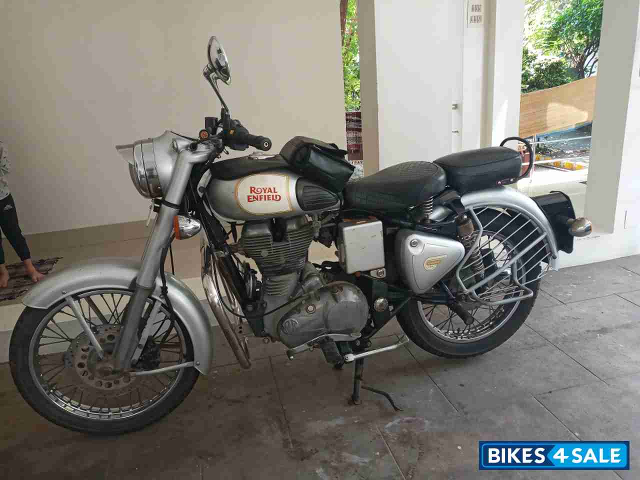 Silver Royal Enfield Classic 350 Silver Royal Enfield Classic 350