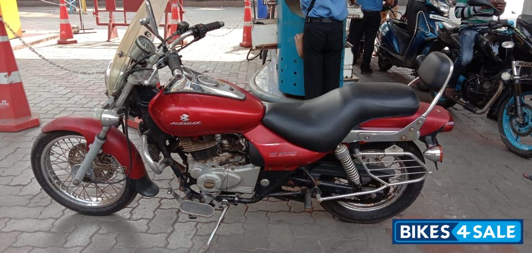 Bajaj Avenger 220 DTS-i Bajaj Avenger 220 DTS-i