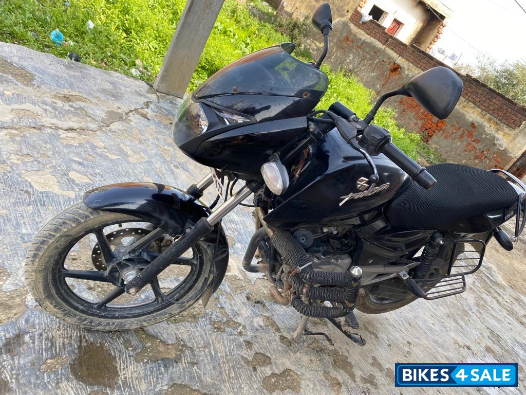 Black Bajaj Pulsar 150 DTSi