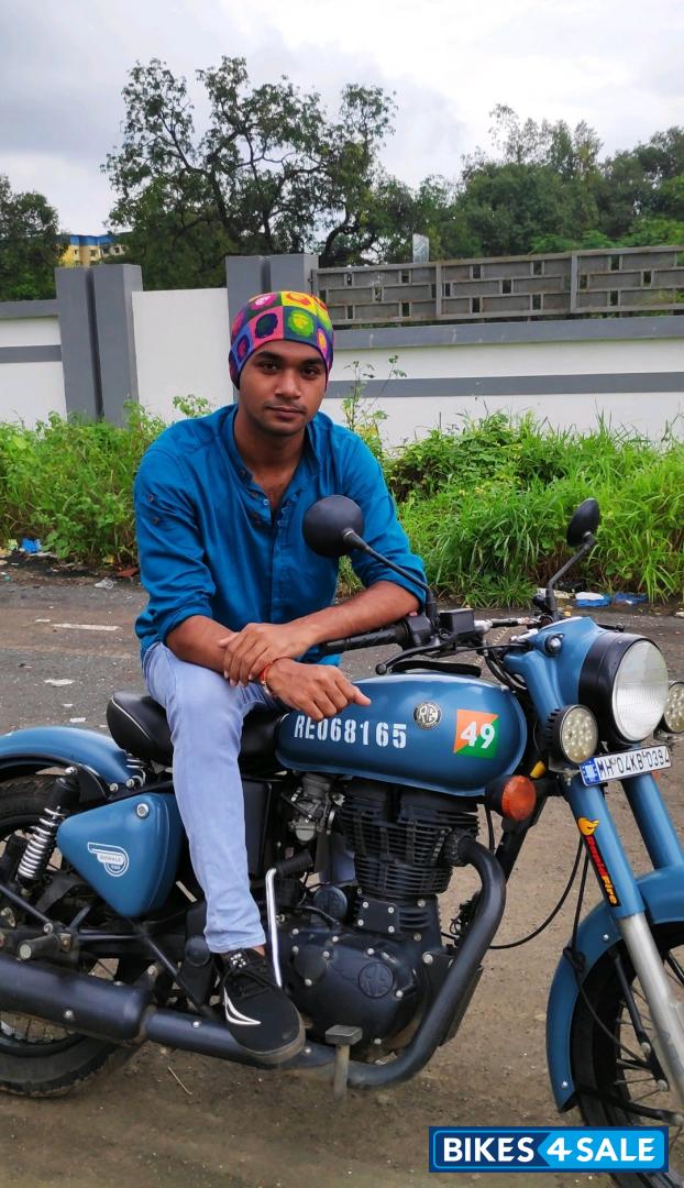Royal Enfield Classic Squadron Blue