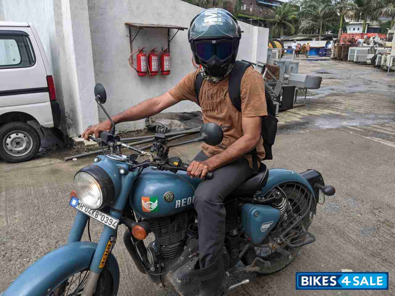 Royal Enfield Classic Squadron Blue Royal Enfield Classic Squadron Blue