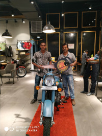 Royal Enfield Classic Squadron Blue