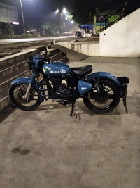 Royal Enfield Classic Squadron Blue