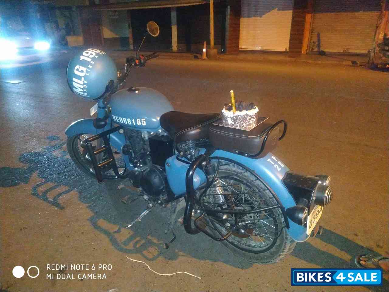 Royal Enfield Classic Squadron Blue Royal Enfield Classic Squadron Blue