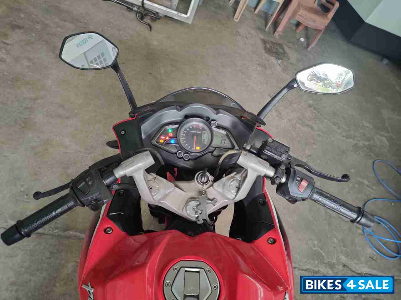 Bajaj Pulsar RS 200 ABS