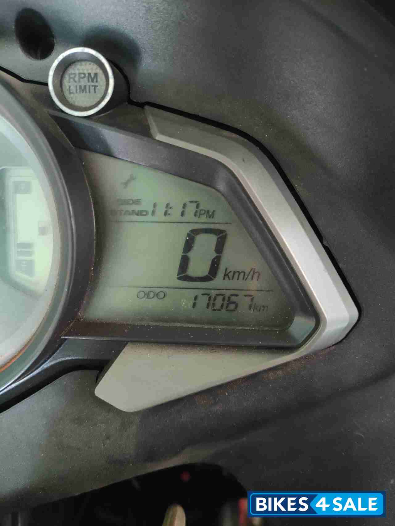 Bajaj Pulsar RS 200 ABS