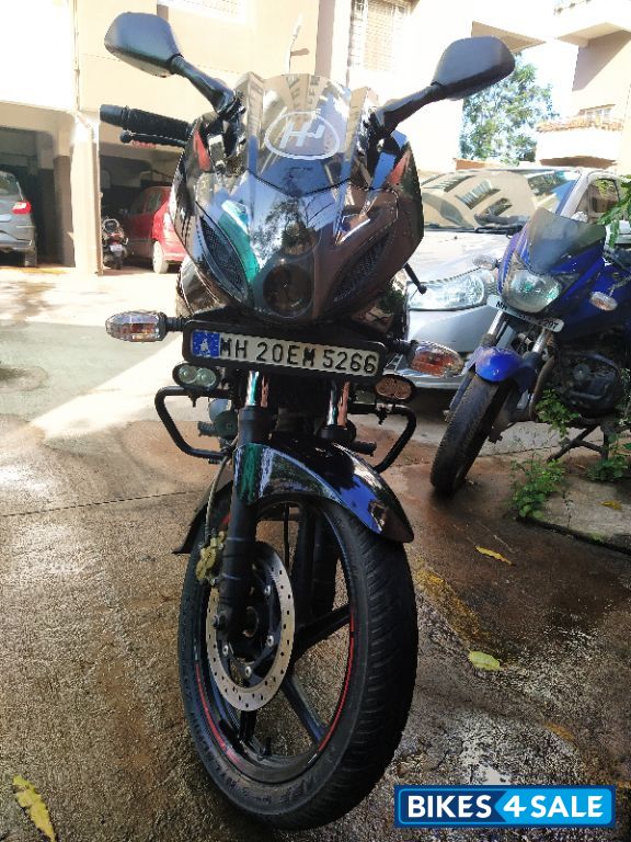 Bajaj Pulsar 220F