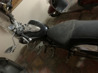 Ebony Black Met Bajaj Avenger Cruise 220
