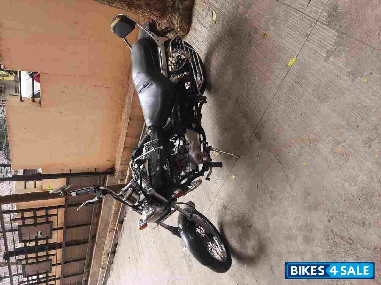 Bajaj Avenger 220 DTS-i