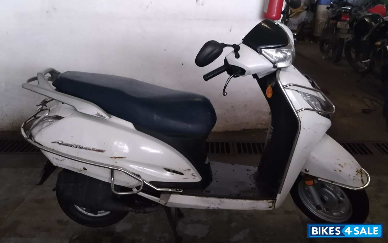 White Honda Activa 125
