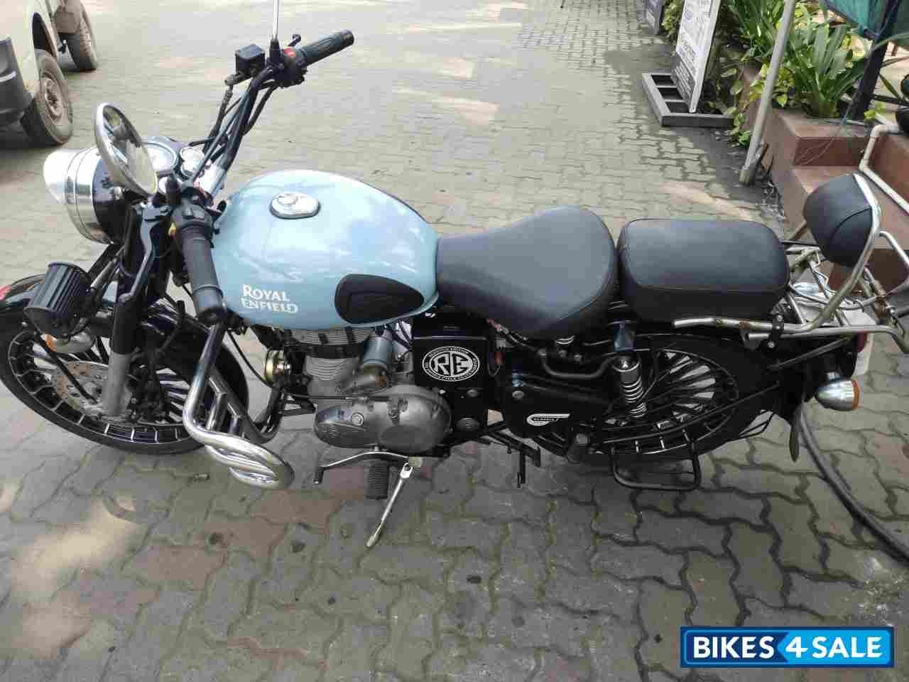 Black/blue Royal Enfield Bullet Standard 350