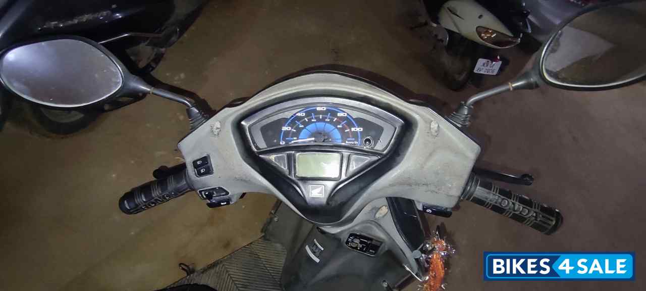 Grey Honda Activa 5G