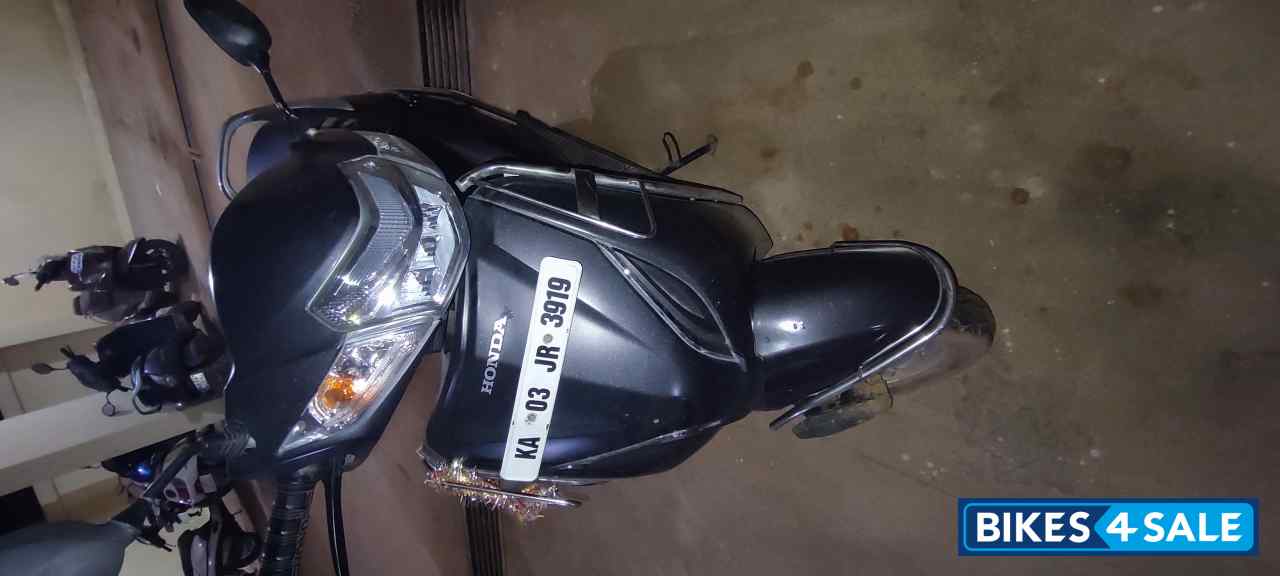 Grey Honda Activa 5G