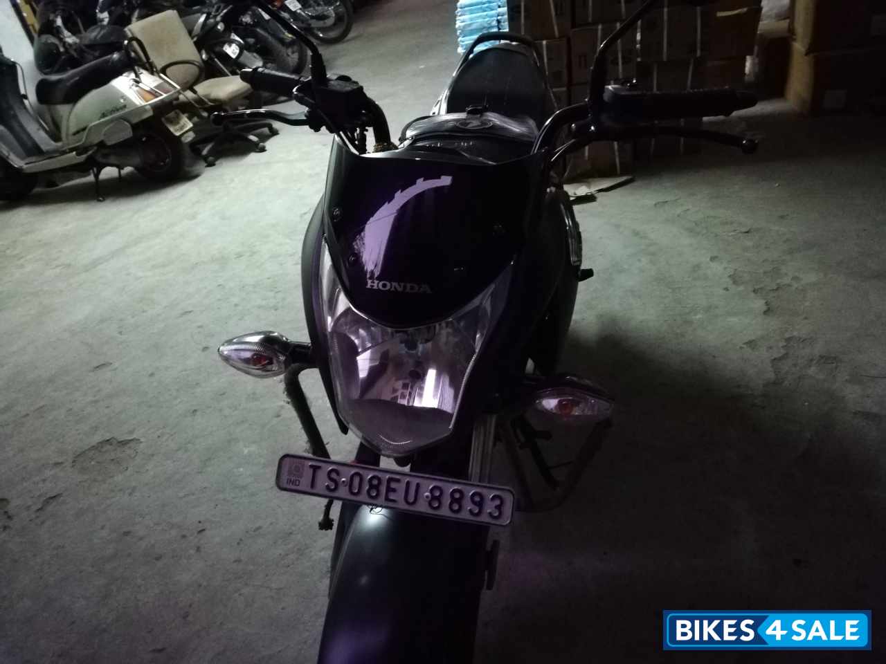 Grey Honda CB Unicorn 160