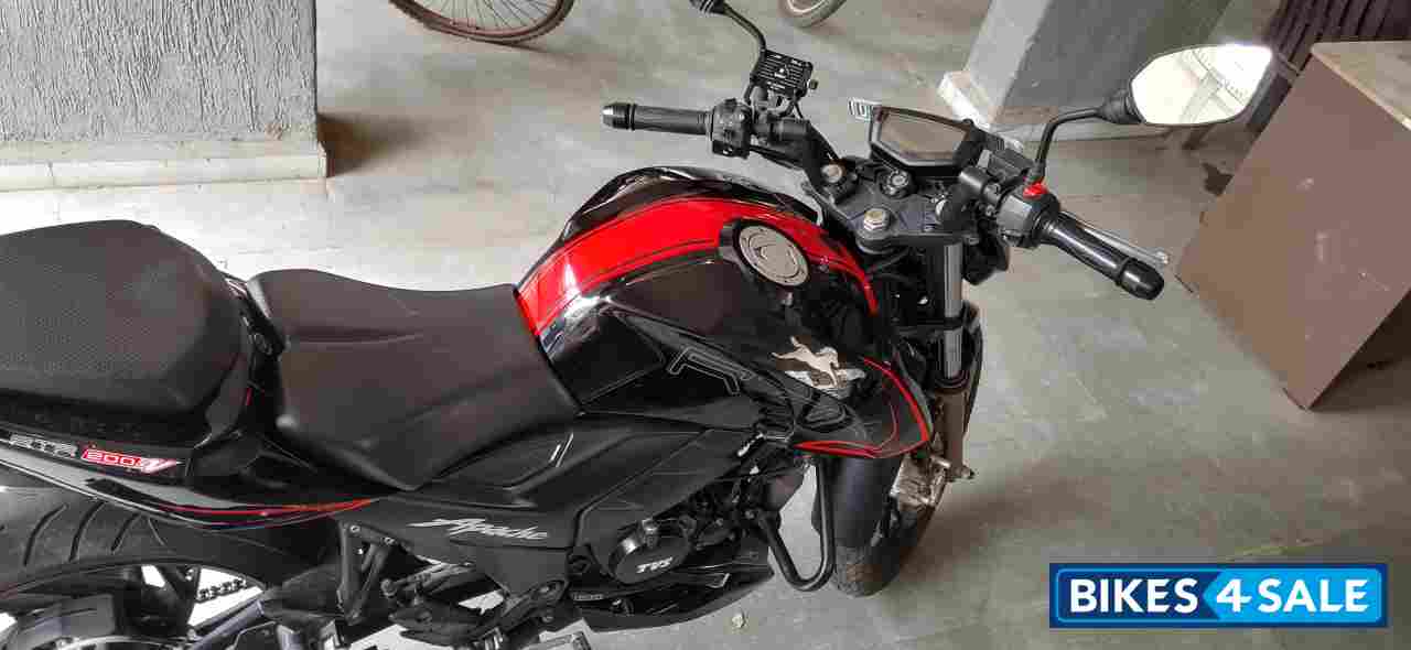 Black And Red TVS Apache RTR 200 4V 2020