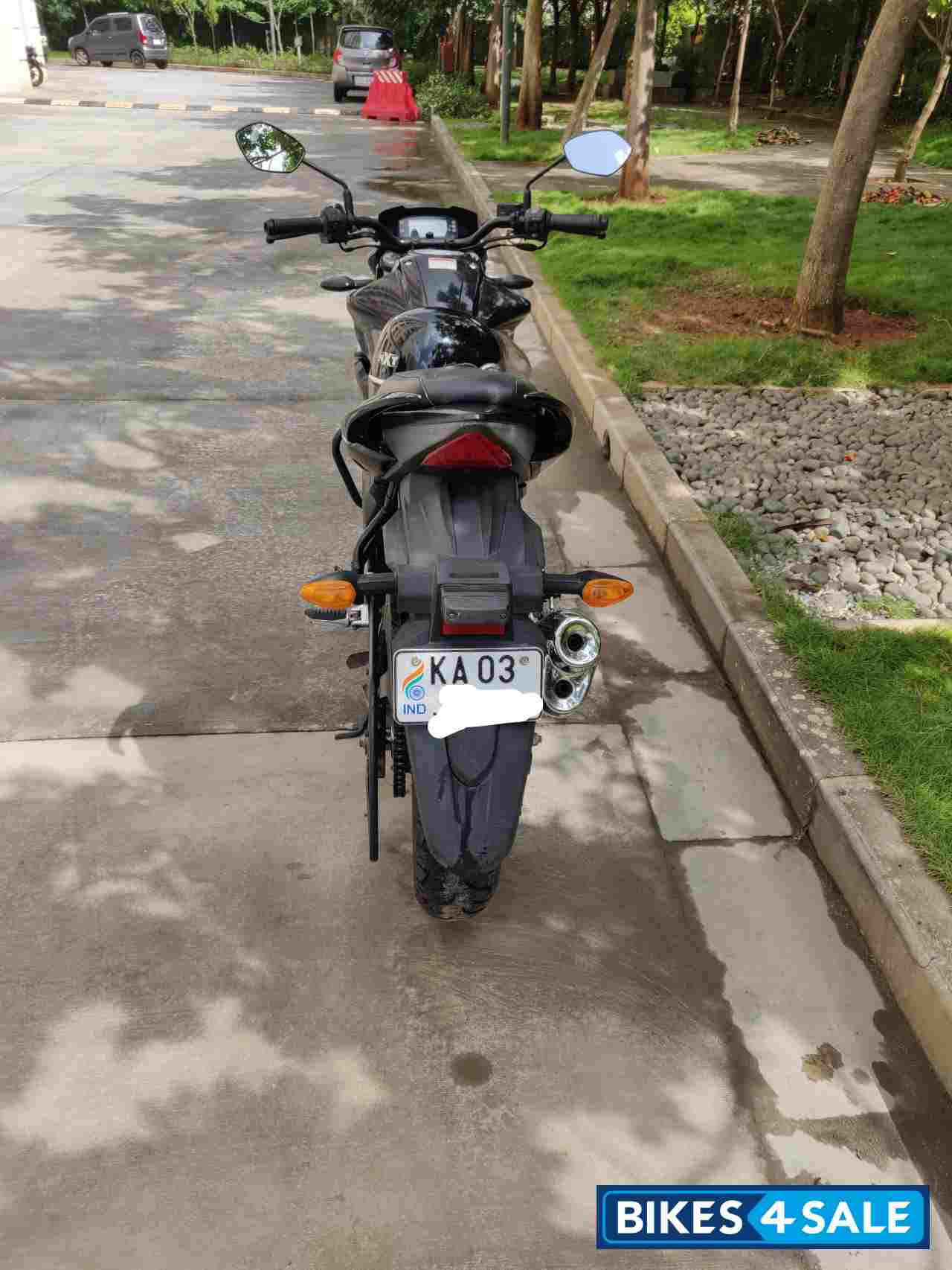 Black Suzuki Gixxer 150 Black Suzuki Gixxer 150