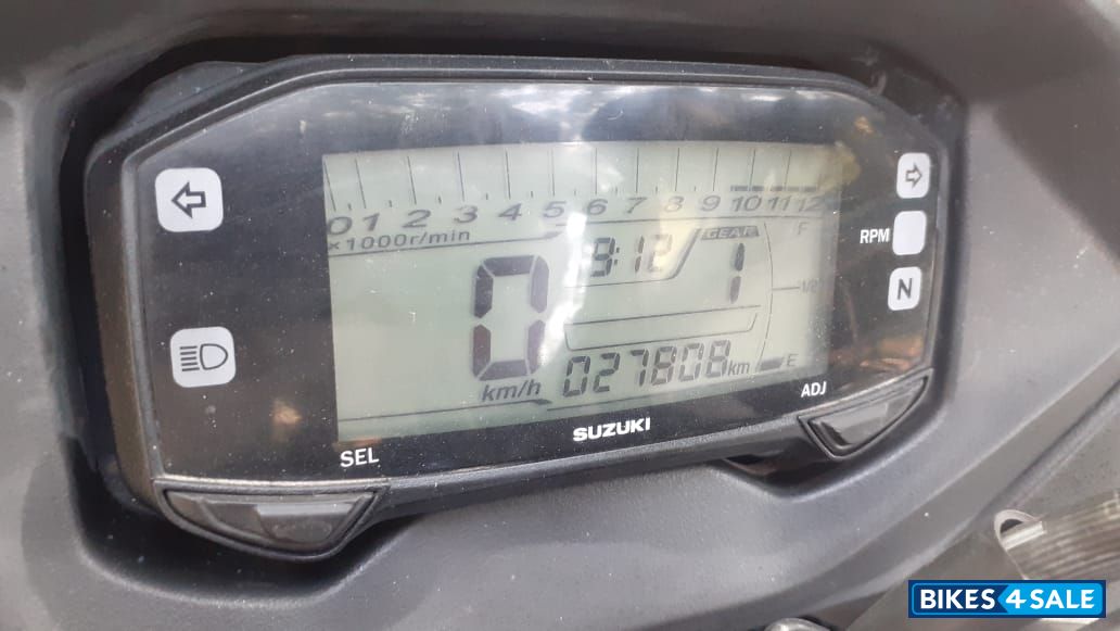 Blue Suzuki Gixxer SF