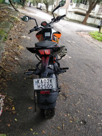 Orange KTM Duke 200 ABS